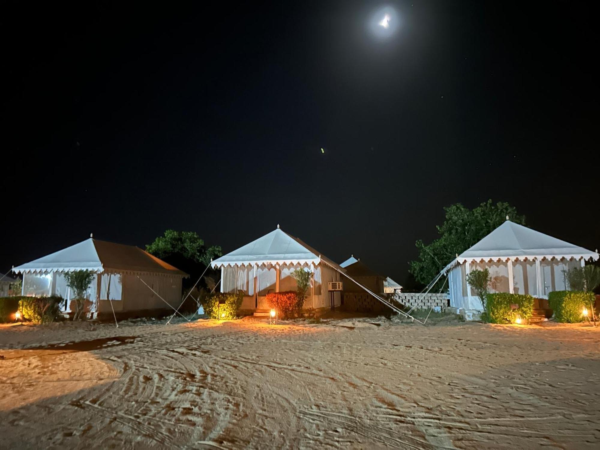 Sunny Desert Camp Kūri Exterior foto